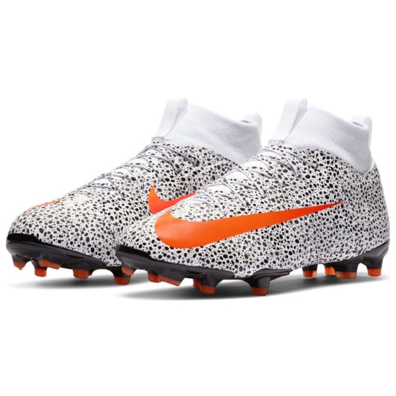Nike Mercurial Superfly 7 Academy CR7 FG / MG Jr CV3182-180 futballcipő fehér 1