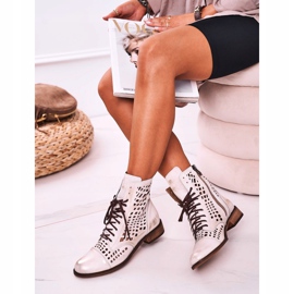 Nicole Női fehér áttört bőrcsizma Abigail 1