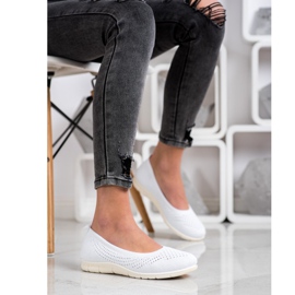 Goodin Áttört sliponok fehér 1