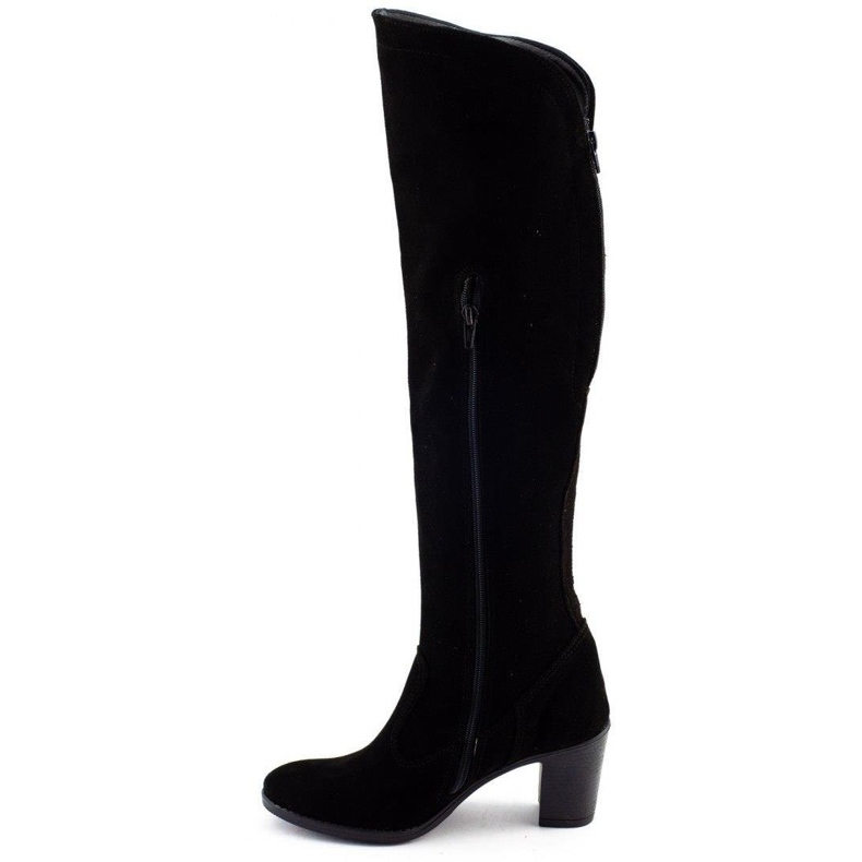 Olivier Ágnes szigetelt csizmát egy fekete oszlopon 1