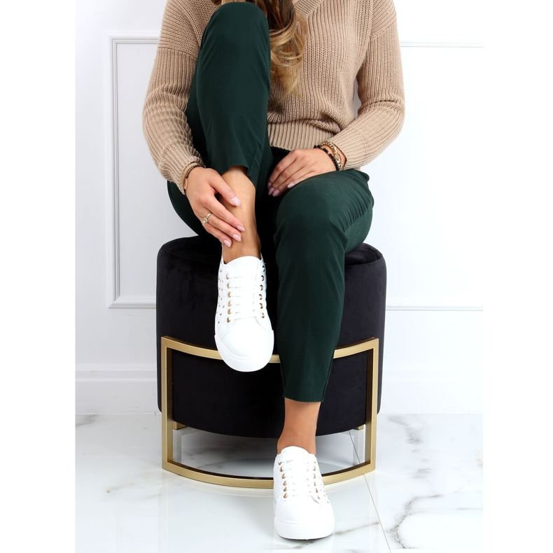 Női cipők fehér szegecsekkel LA124P Bézs 2