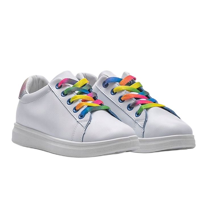 Fehér cipők Madisonból 1