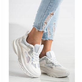 SHELOVET Fehér cipők a platformon 1