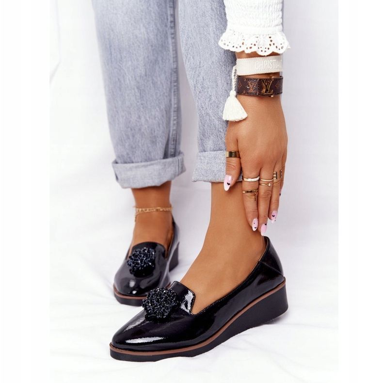 Elegáns cipő a Wedge Vinceza 10580 lakkozott fekete színben 1