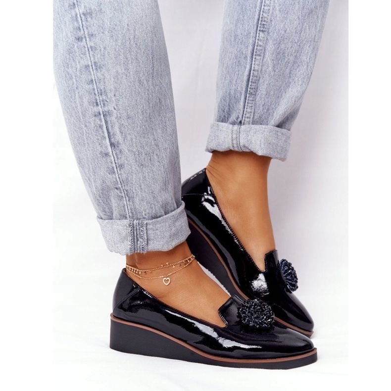 Elegáns cipő a Wedge Vinceza 10580 lakkozott fekete színben 2