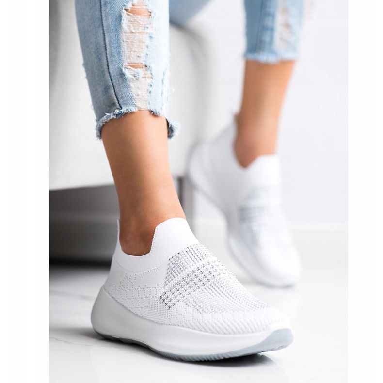 Renda Fehér cipők kristályokkal 2