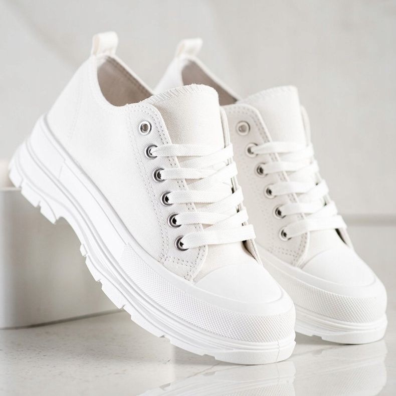 SHELOVET Fehér cipők a platformon 1