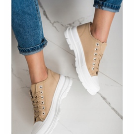 SHELOVET Bézs cipők a platformon 1 SHELOVET Bézs cipők a platformon 1