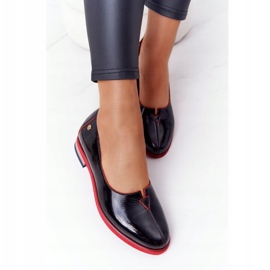 Lakkozott bőrcipők Maciejka 05035-20 Fekete 2