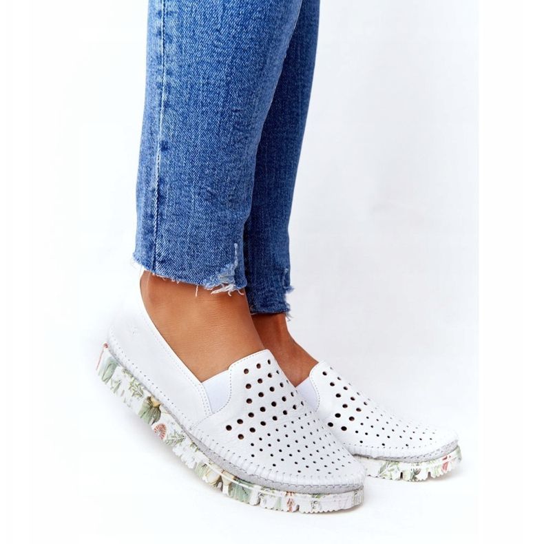 Áttört bőrcipők Maciejka fehér 03512B-11 sokszínű 2