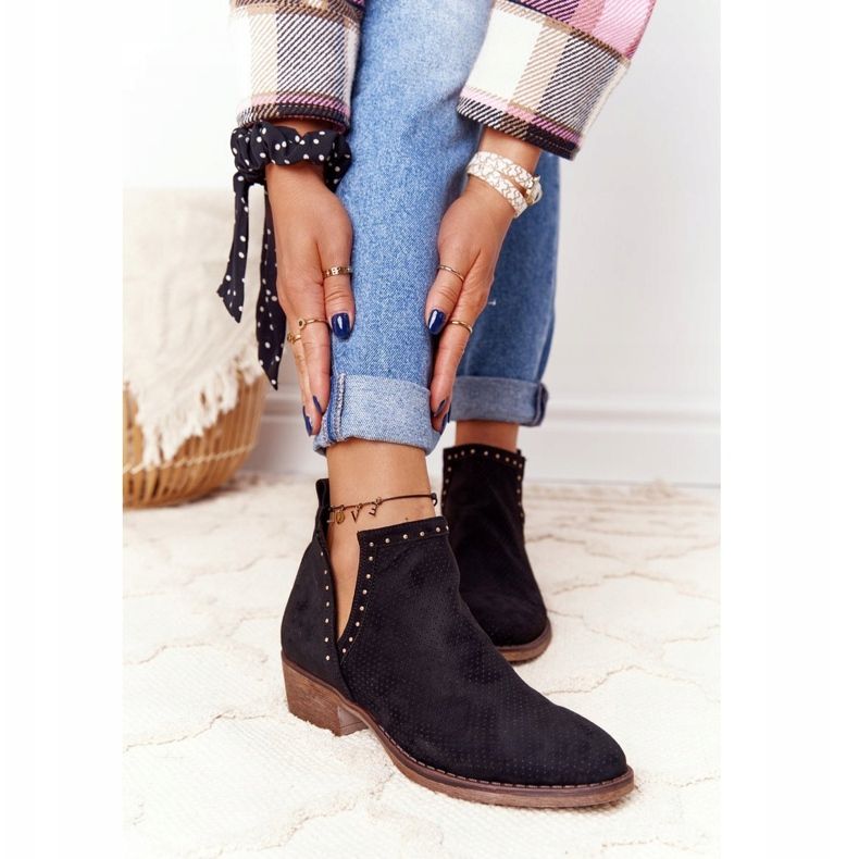 PS1 Fekete Clever áttört csizma kivágással 1