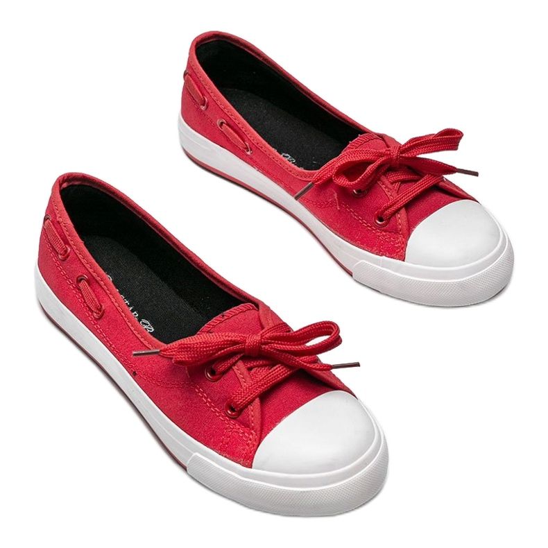 Alana piros félcipője 1