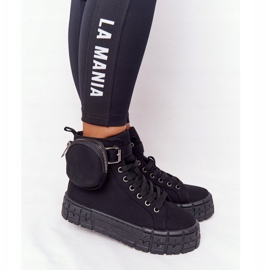 Női cipők egy platformon, vese fekete pattogatott kukoricával 2