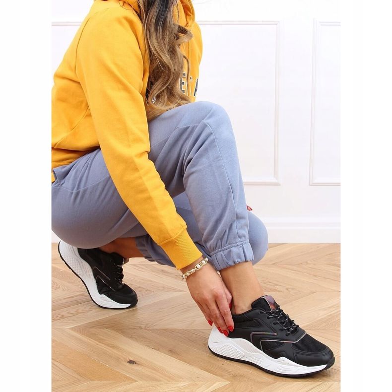 Fekete GB-003 Fekete sportcipő 1