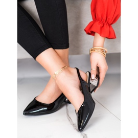 Filippo Divatos szivattyúk kitett sarokkal fekete 1