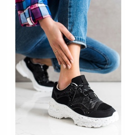 SHELOVET Cipők dekoratív platformmal fekete 1