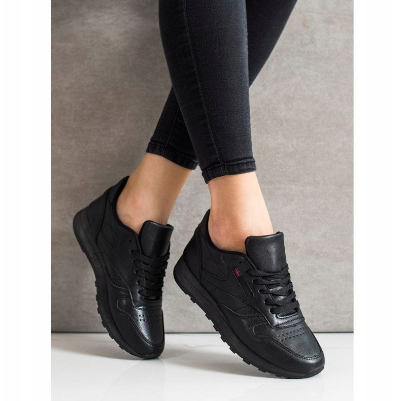 SHELOVET Klasszikus cipők fekete 1