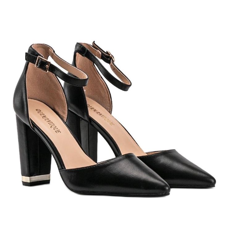 Fekete szivattyúk a Kaelyn oszlopon 1