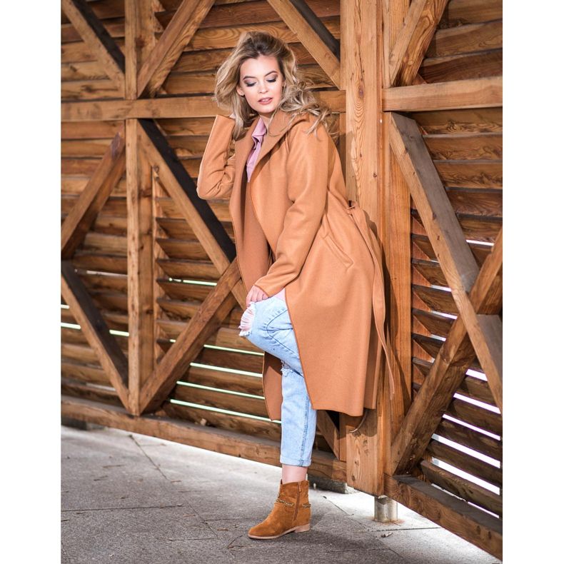 Cm Paris Barna tehénlányok egy ék sárga 1