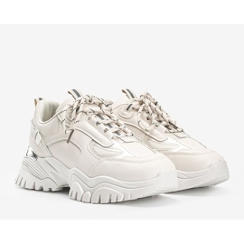 Bézs színű cipők, fémes Ansley betétekkel 1