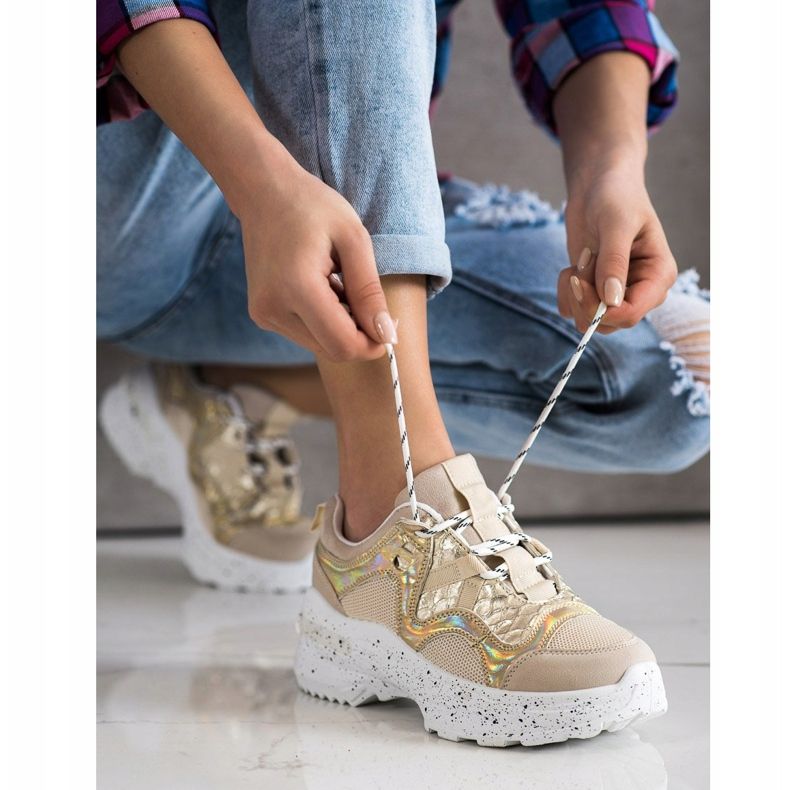 SHELOVET Cipők dekoratív platformmal bézs aranysárga 1