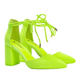 Sárga fűzős szivattyúk a Macey oszlopon 1 Sárga fűzős szivattyúk a Macey oszlopon 1