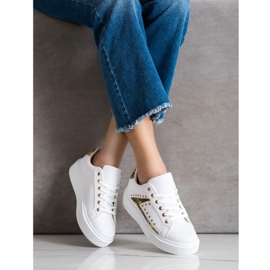 SHELOVET Fehér cipők a platformon fekete sárga 2