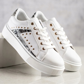 SHELOVET Fehér cipők a platformon fekete 1