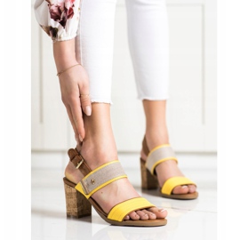 Evento Kényelmes szandál a bárban barna sárga 1