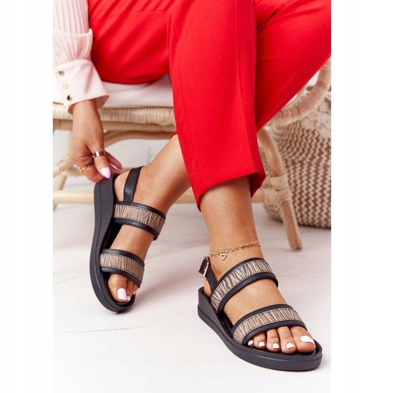 Bőr ék szandál Laura Messi 2232 Fekete bézs 2