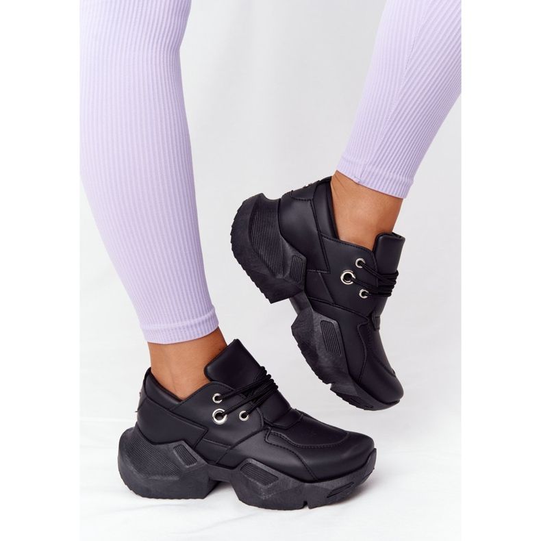 PS1 Női tornacipő egy masszív fekete buborékos talpon 1