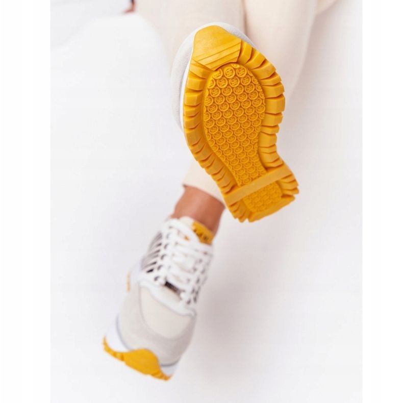 Bőr sportcipő a platformon GOE HH2N4001 Fehér-sárga 2