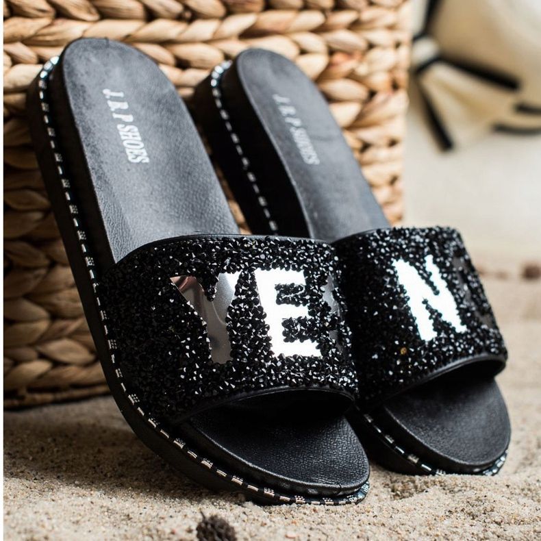 SHELOVET Divatos papucs kristályokkal fekete 1