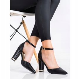 Diamantique Stílusos szivattyúk Spitzben fekete 2