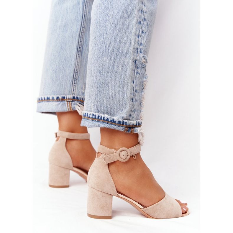 Velúr magas sarkú szandál Vinceza 21-20100 Bézs 1