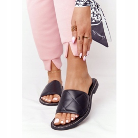 Bőr papucs steppeléssel Nicole 2650 fekete 2