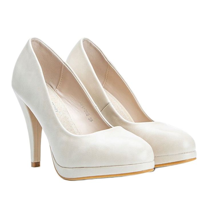 Bézs színű öko-bőr szivattyúk a Liana platformon 1