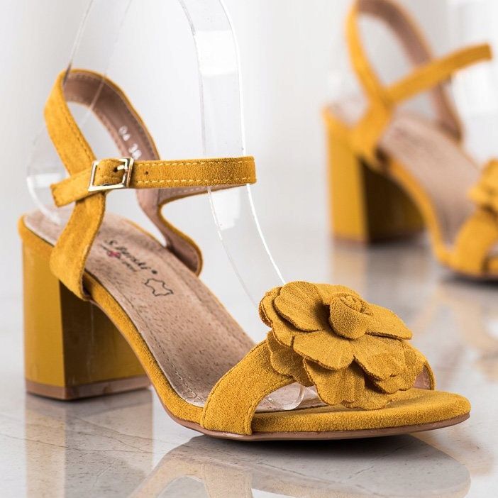 S. BARSKI Szandál virággal S.BARSKI. sárga 1