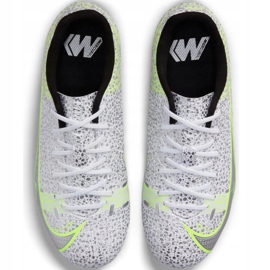 Nike Mercurial Vapor 14 Academy FG / MG Junior CV0811 107 futballcipő ezüst 1