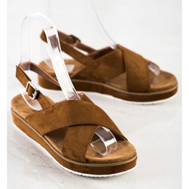 Goodin Barna szandál a platformon 1 Goodin Barna szandál a platformon 1