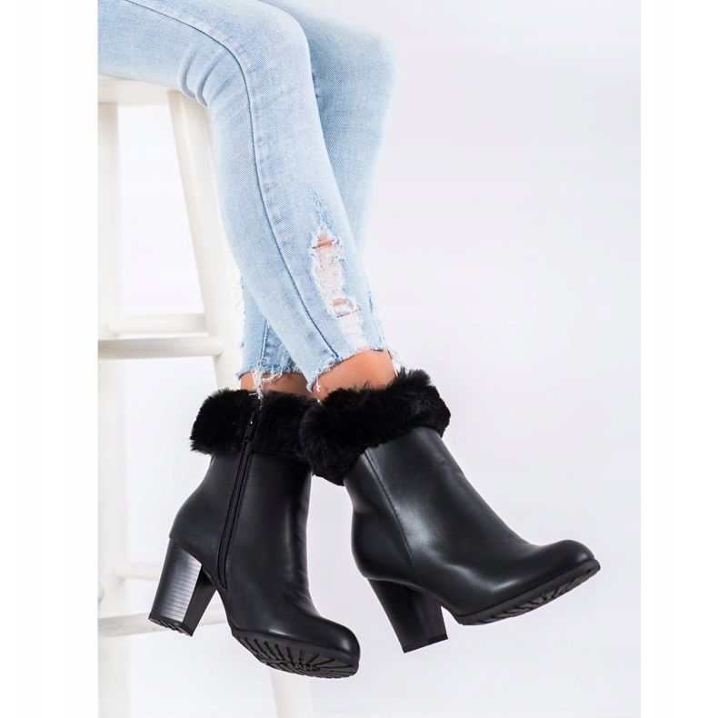 Goodin Csizma egy poszton szőrmével fekete 1