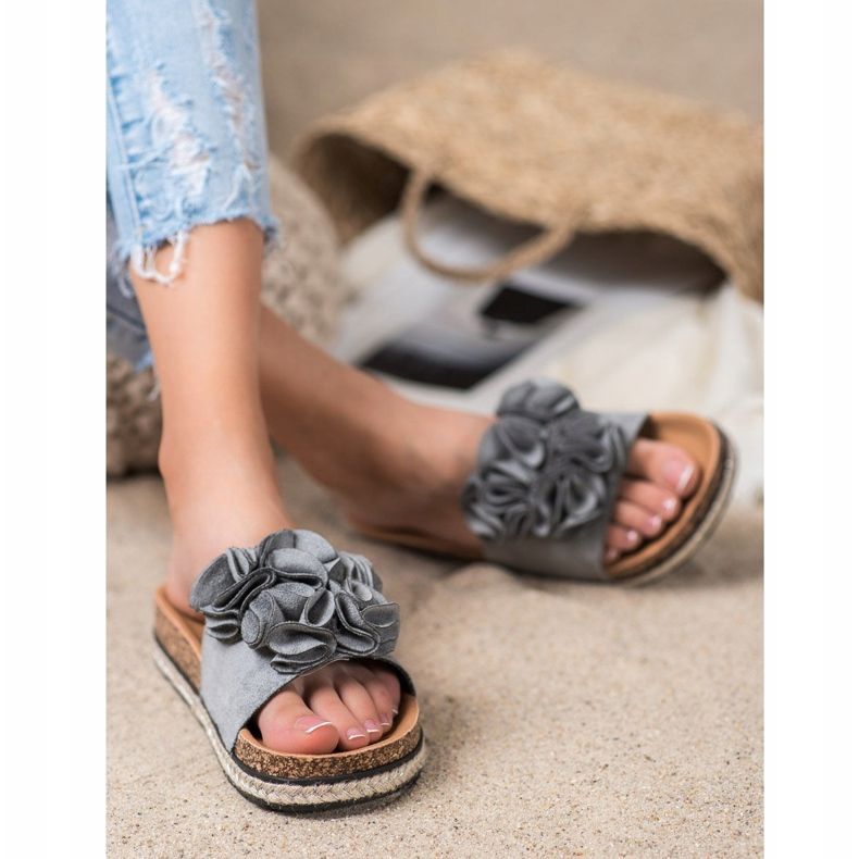 Kényelmes papucs virágokkal VINCEZA szürke 1