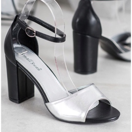 Small Swan Klasszikus szandál a bárban fekete szürke 2