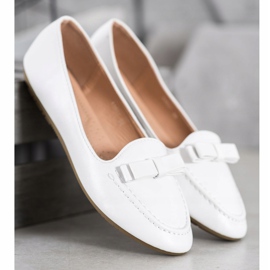 SHELOVET Fehér urak öko bőrrel 1 SHELOVET Fehér urak öko bőrrel 1