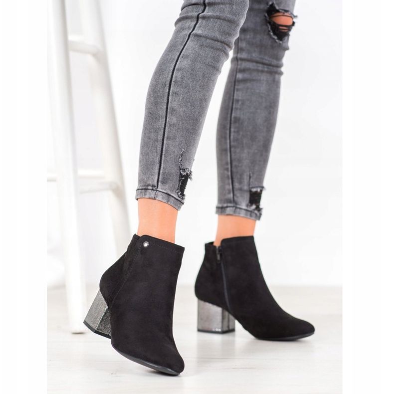 Goodin Fekete velúr csizma 1