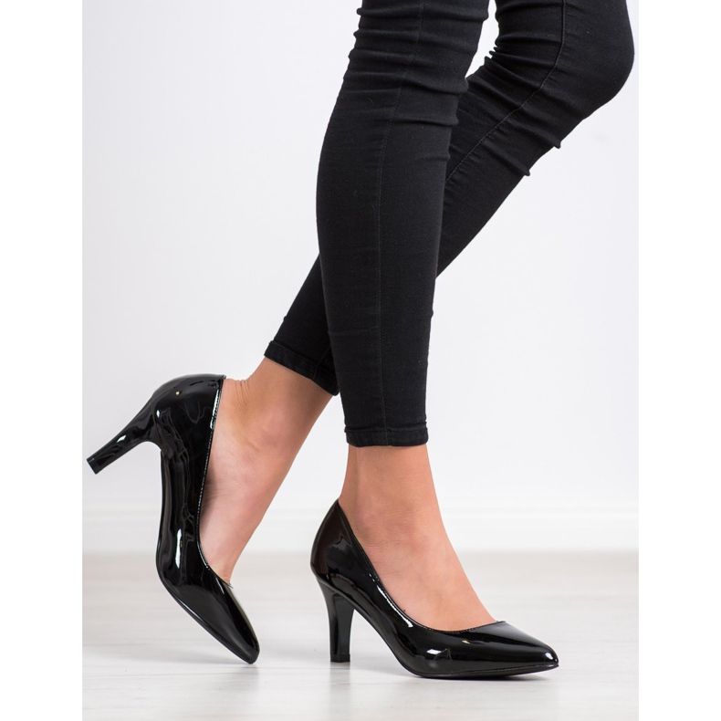 Goodin Lakkozott szivattyúk fekete 1