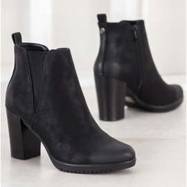 Csizma Egy Bárban Sergio Leone fekete 2