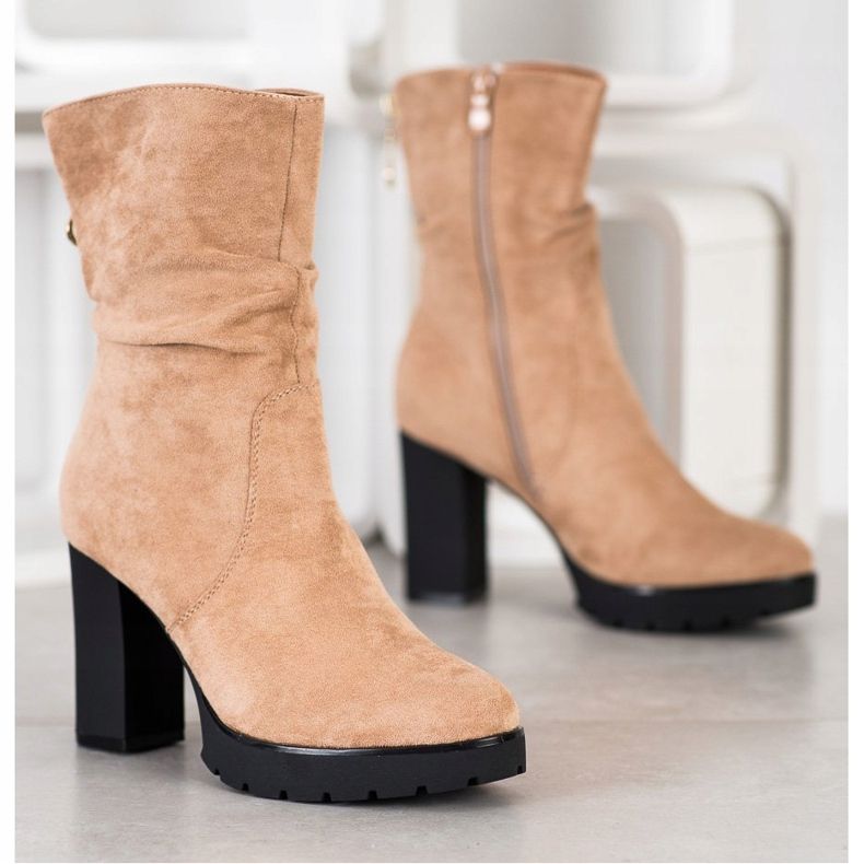 Bella Paris Magas csizma a platformon bézs 2 Bella Paris Magas csizma a platformon bézs 2