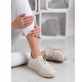 Goodin Áttört bőr lábbeli bézs 1