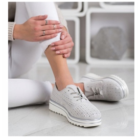 Goodin Áttört bőr lábbeli bézs 1